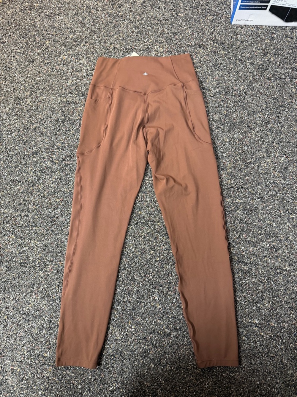 NWT Halara crossover leggings - Picture 5 of 5